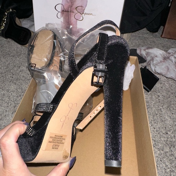 BNWT Jessica Simpson Balina platform heels in Lux velvet with embellishments - Picture 6 of 9